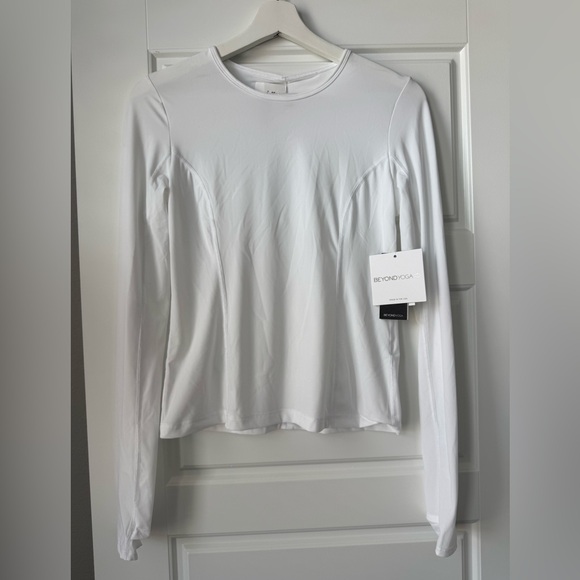 NWT Beyond Yoga Women's Classic White Long Sleeve Tee, Size Small - Picture 1 of 3